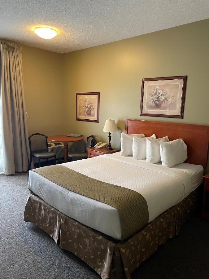 Village Creek Country Inn Westerose Экстерьер фото